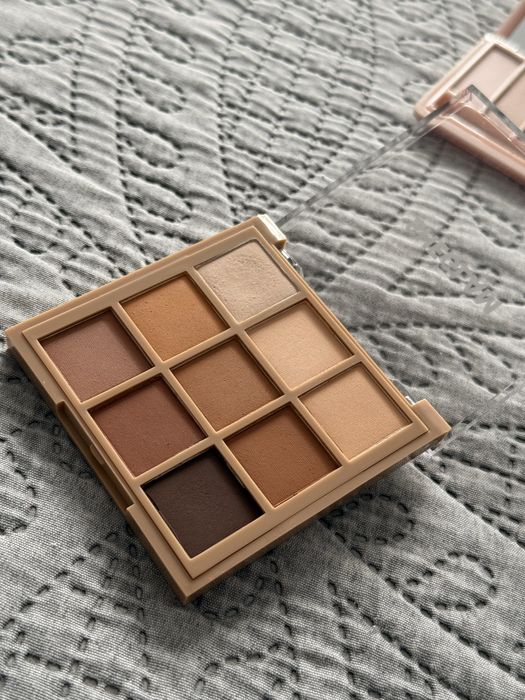 Палитри сенки и хайлайтър