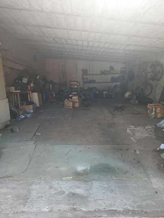 Продам гараж на 4 машины.