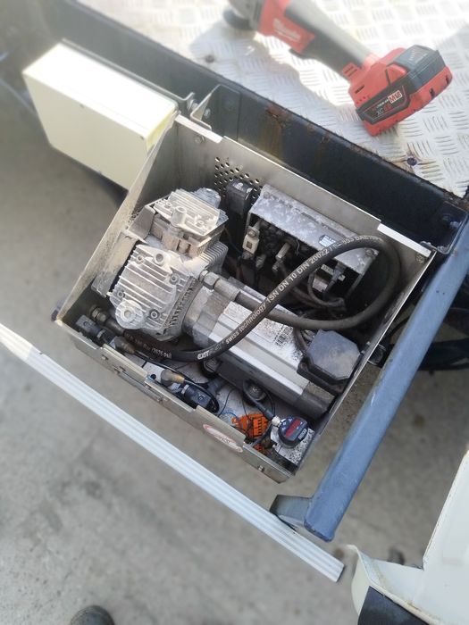 Компресор и каросерия за влекач