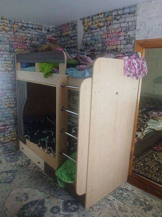 Кровать двух ярусная