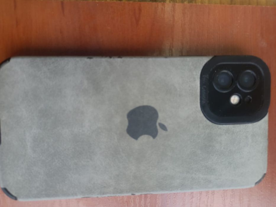 Продам айфон 11.