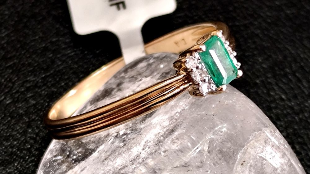 Златен Пръстен / Смарагд / Диаманти