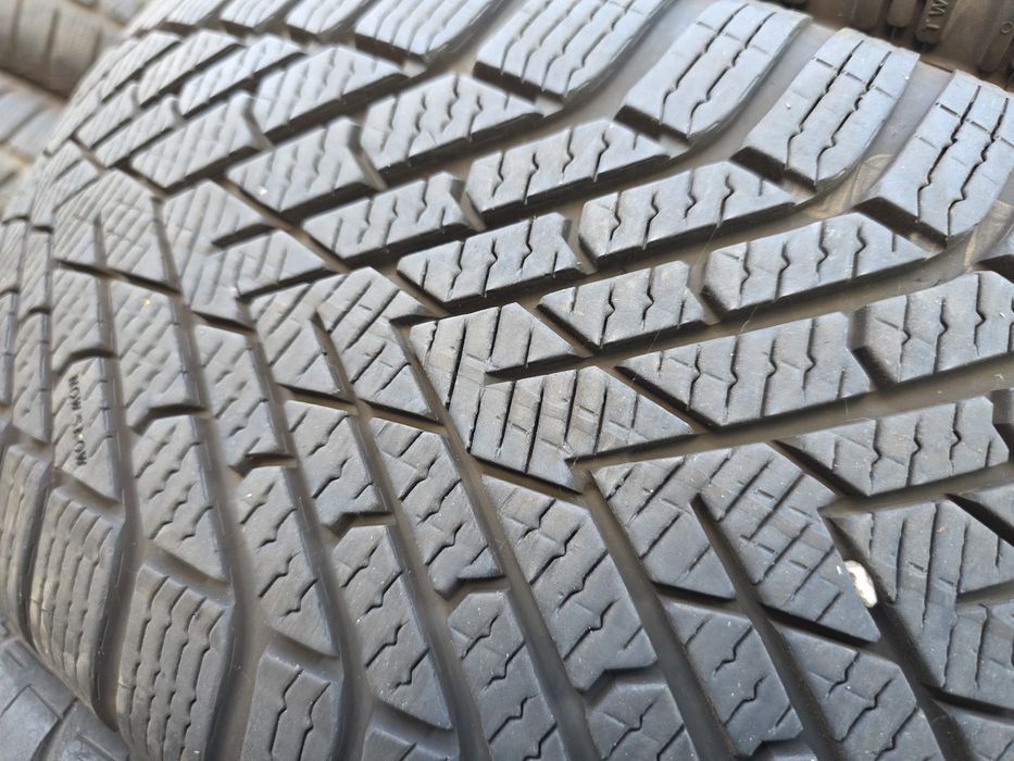4бр Зимни гуми 215 45 20 - Pirelli