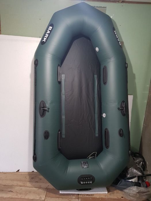 Украина. Лодка пвх БАРК 2.5, с мотором сузуки 2,5лтентом, сланями в к