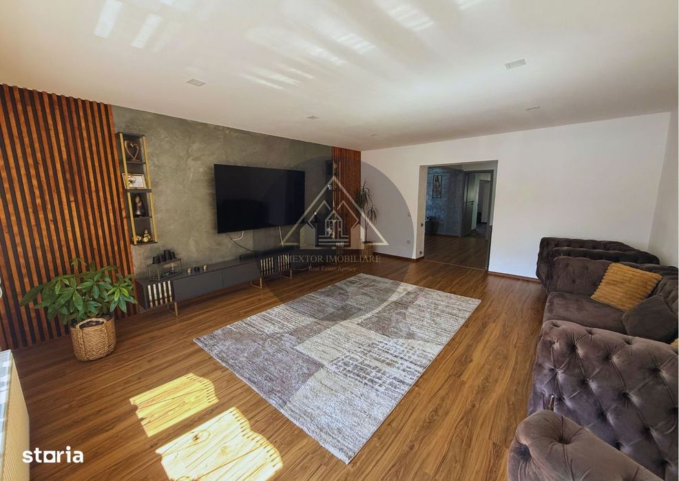 Casa de 4 camere, de vanzare