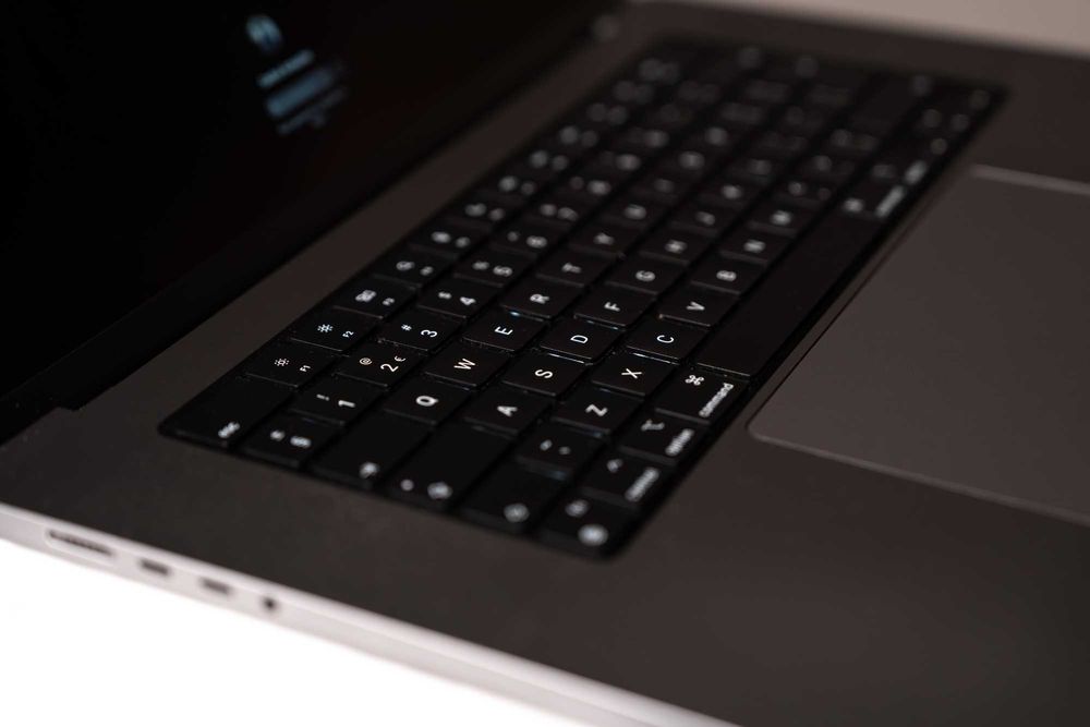 MacBook Pro 16” M1 Pro 2021 | 16GB RAM | 512GB SSD