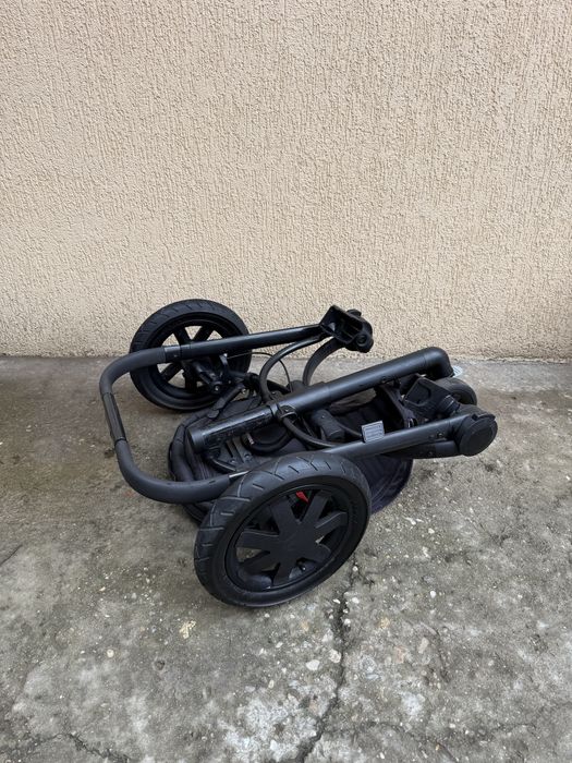 Vând cărucior Quinny Moodd 3 în 1 Scoica Maxi-Cosi