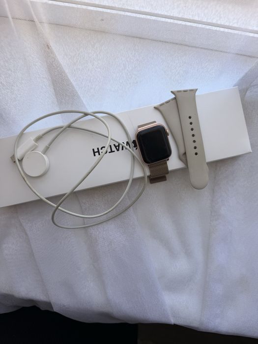 Часы Apple Watch SE