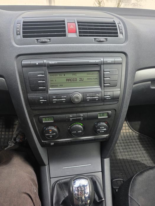 Vând scoda octavia 2 an fab 2008 motor benzina 1.600cm