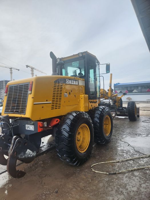 Автогредер 180 XCMG