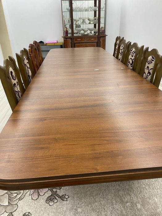 Продается стол с стульями