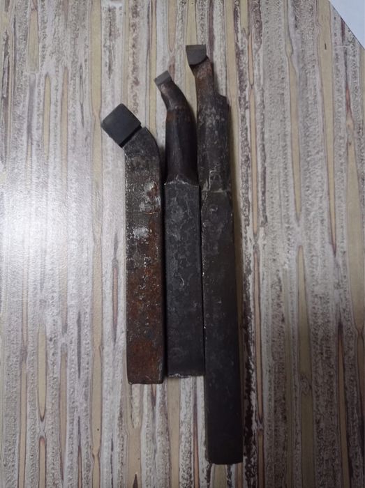 Продаю резцы токарные