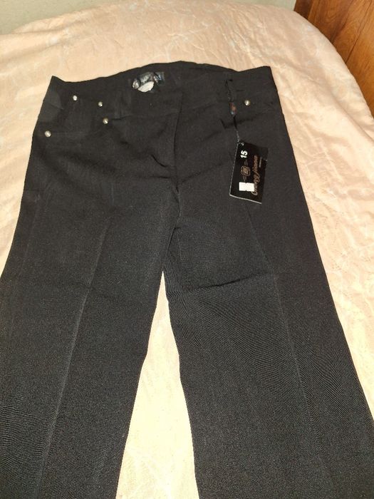 Продам брюки на девушку.