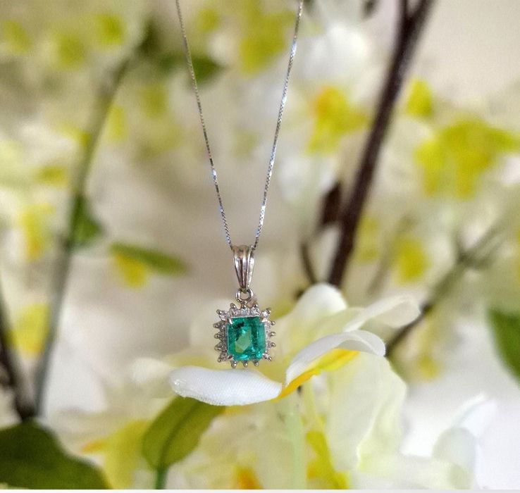 Colier superb cu smarald natural si diamante naturale