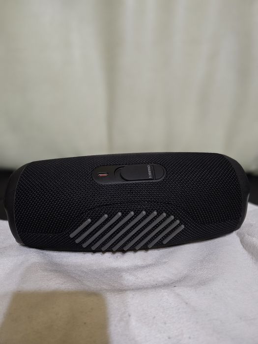 Vând Boxă JBL CHARGE 5 în stare bună