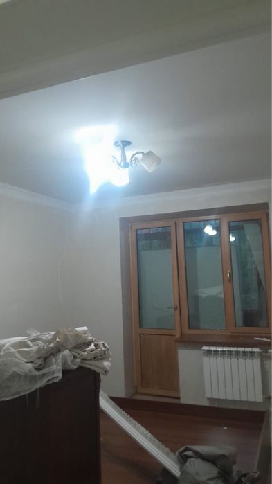 Диван, кровать, люстры