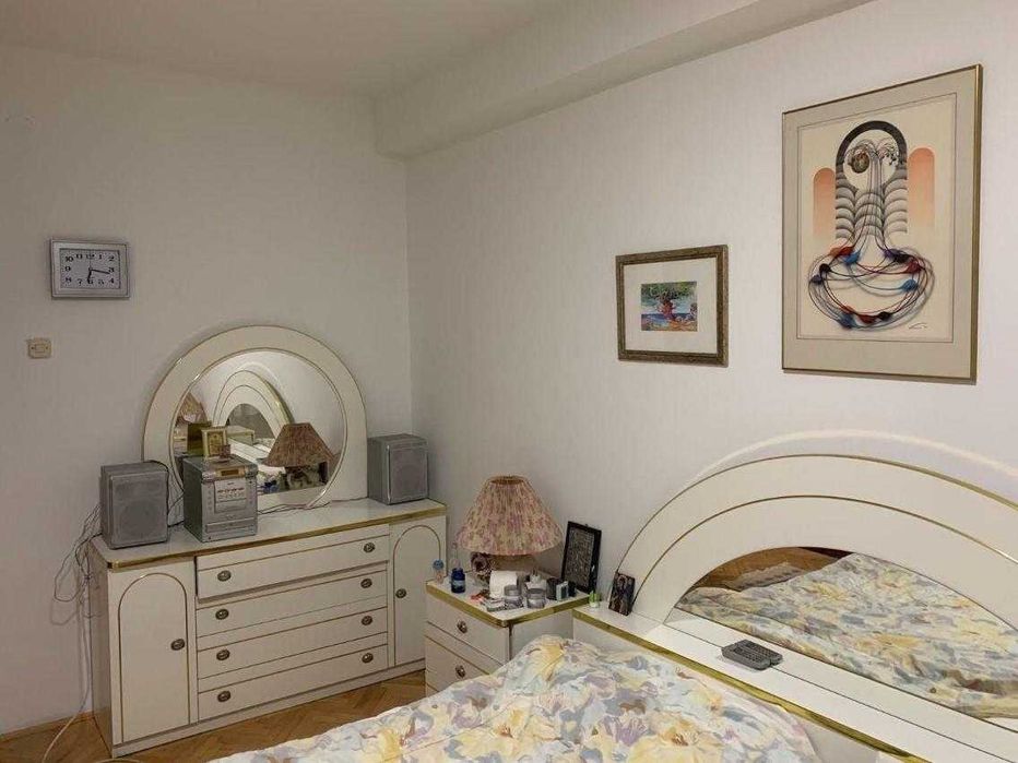 Дава се под наем Двустаен апартамент в Бургас, Център - 59 кв.м за 147.9 € - Снимка #2