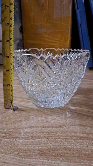 Хрустальная вазочка