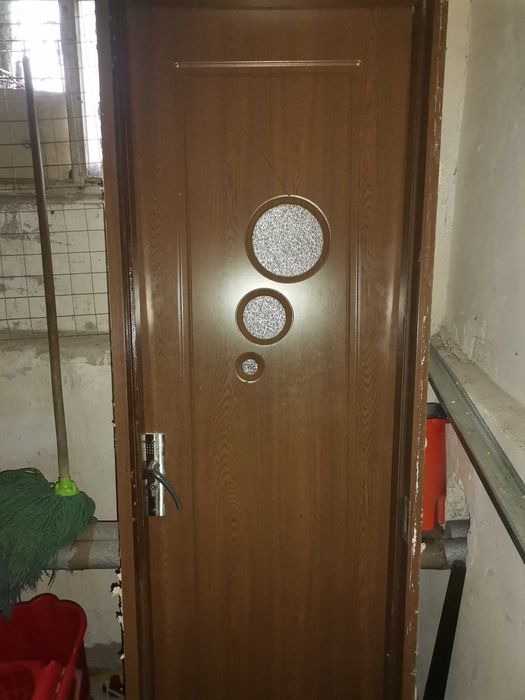 Ușă interior pentru baie