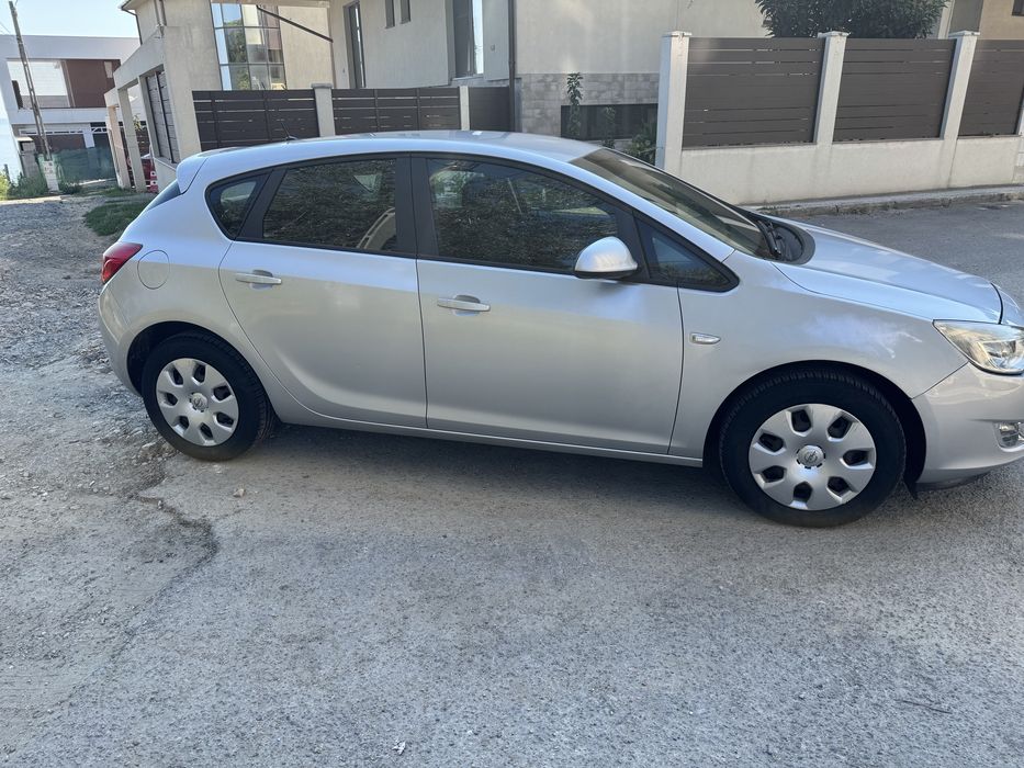 OPEL Astra 2011 — imagine 3