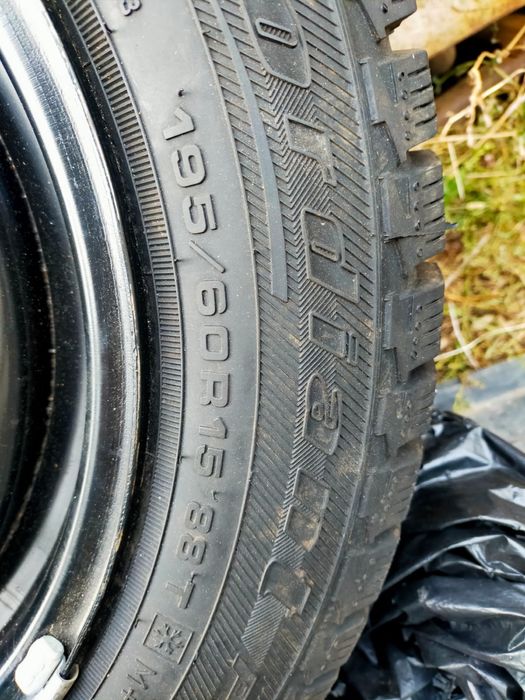 Резина 195/60R15 с диском новая