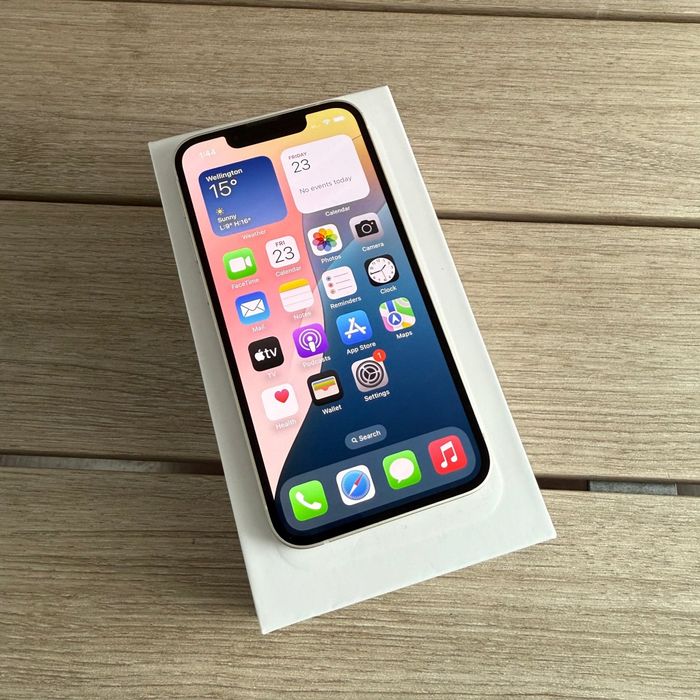 iPhone 13 mini - 256 gb + зарядно, като нов