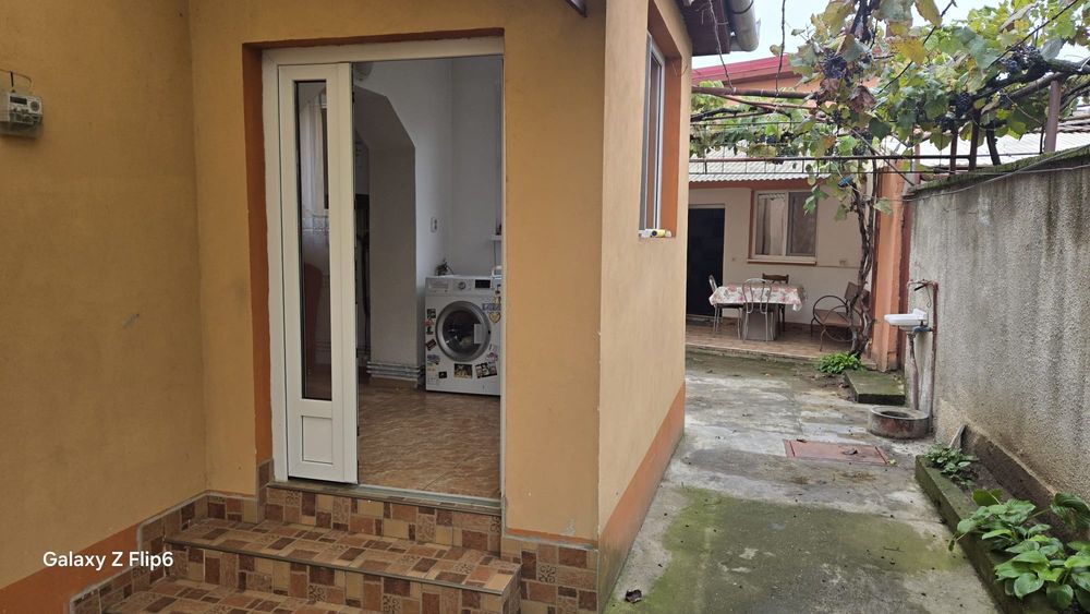 Vând casă familială