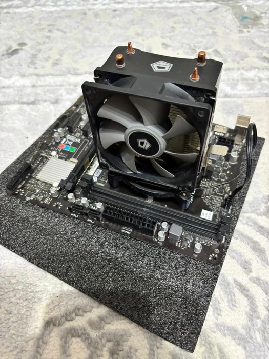 Материнская плата