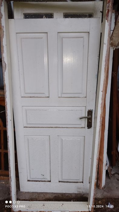 Продам двери деревянные