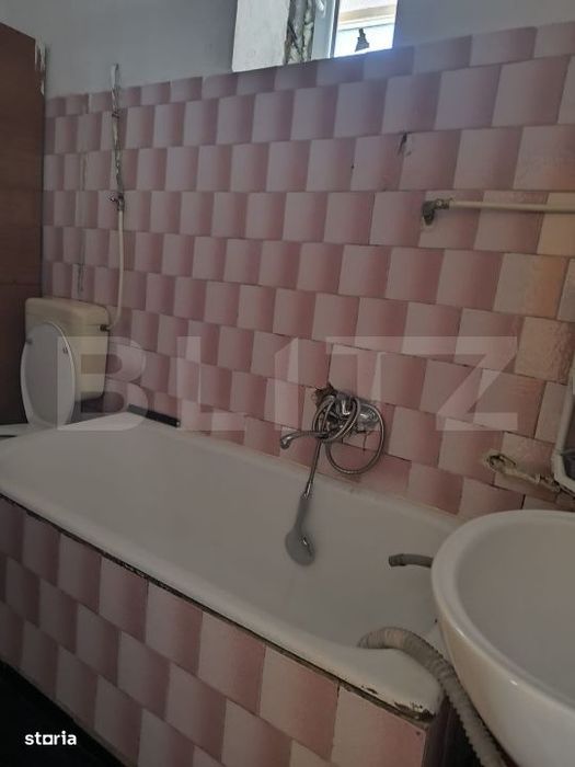 Casa 3 camere, 78 mp, 100 mp teren, zona Centrala