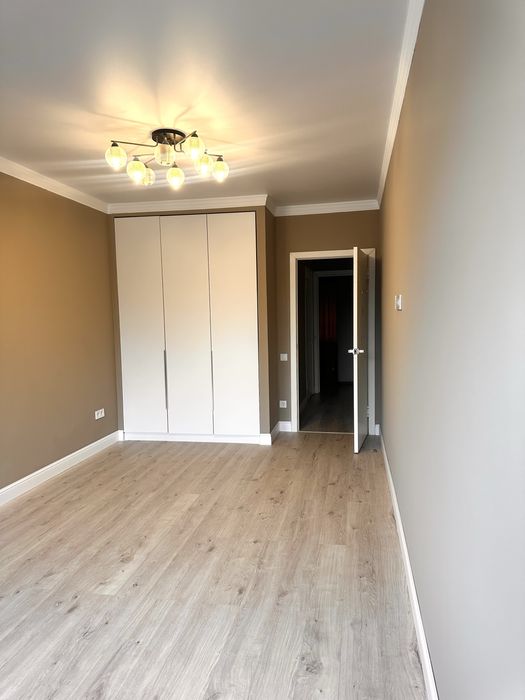 Продаю квартиру жк 12 месяцев