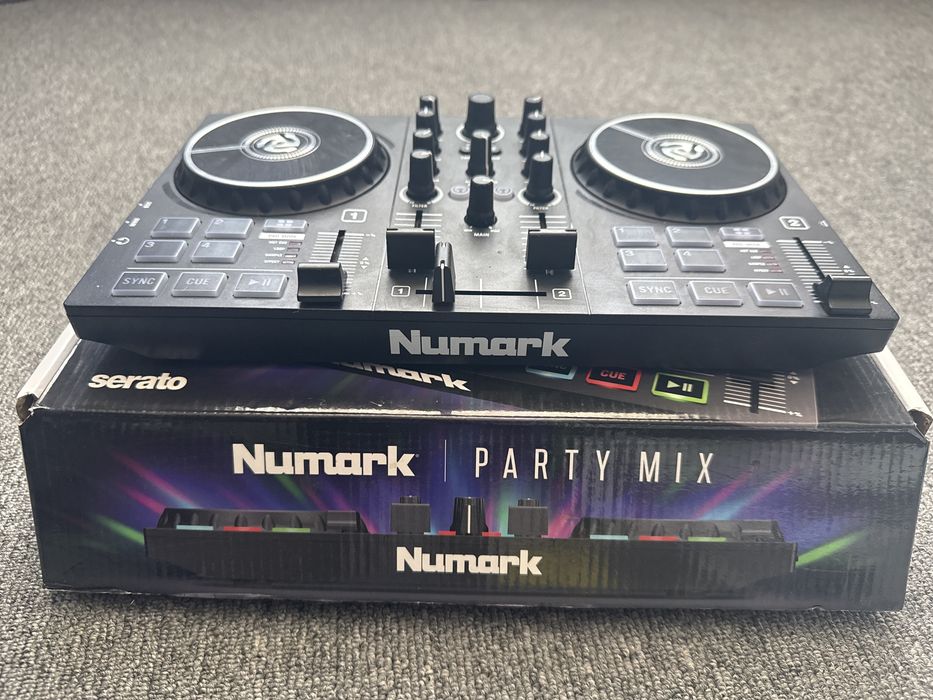 Продам dj контроллер