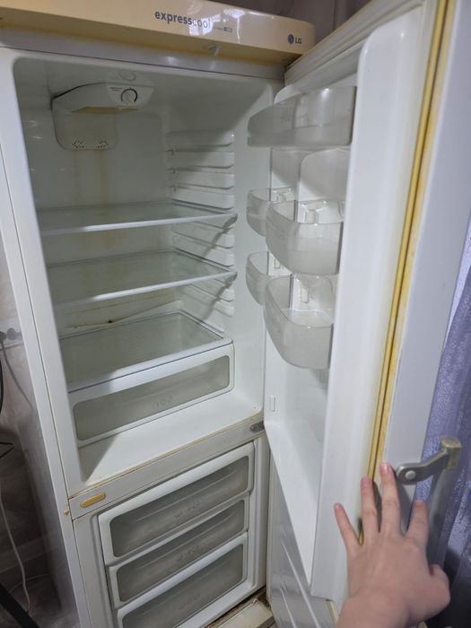 Холодильник рабочий