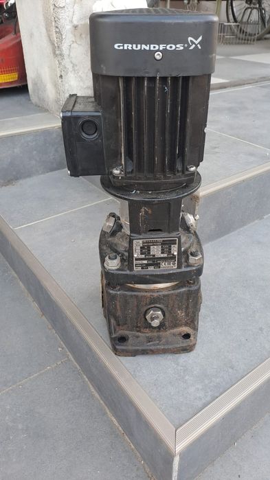 Pompa grundfos trifazica