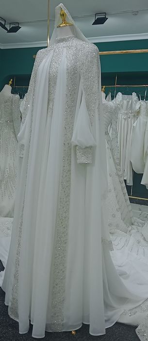 Abaya kelin kuylak. Instagram: Rayxon Ibadullayeva R