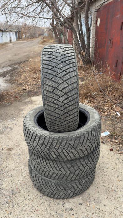 Зимние шины 215/55/R17 GoodYear UltraGrip Ice Arctic