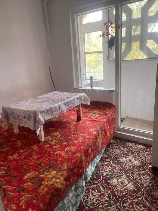 Chilonzor Metroga yaqin kvartira bor  4 kishi kerak