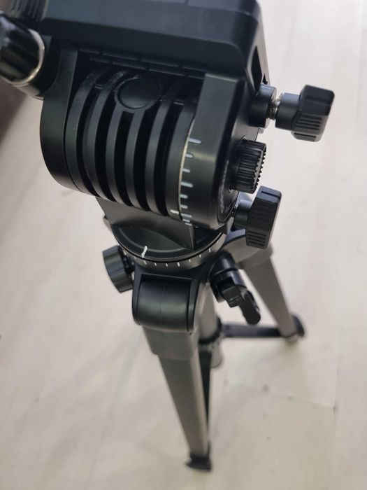 Статив тринога Velbon Videomate 638