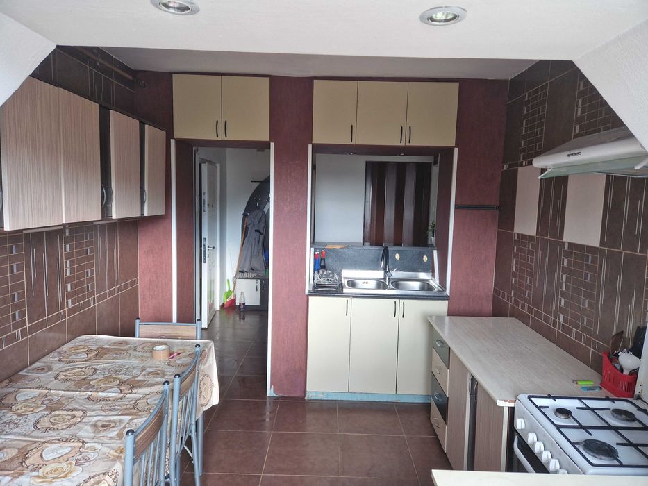 Apartament 3 camere de inchiriat
