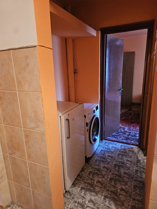 Inchiriez apartament