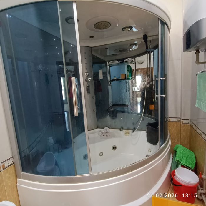 Душевая кабина джакузи