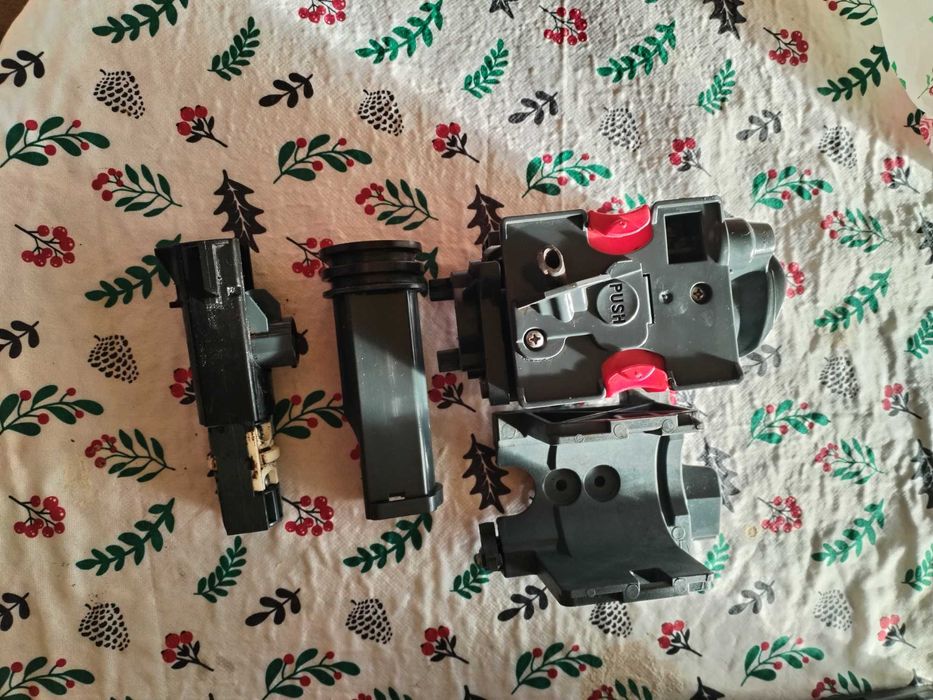 Кафемашина Delonghi Magnifica ESAM 4400 на части