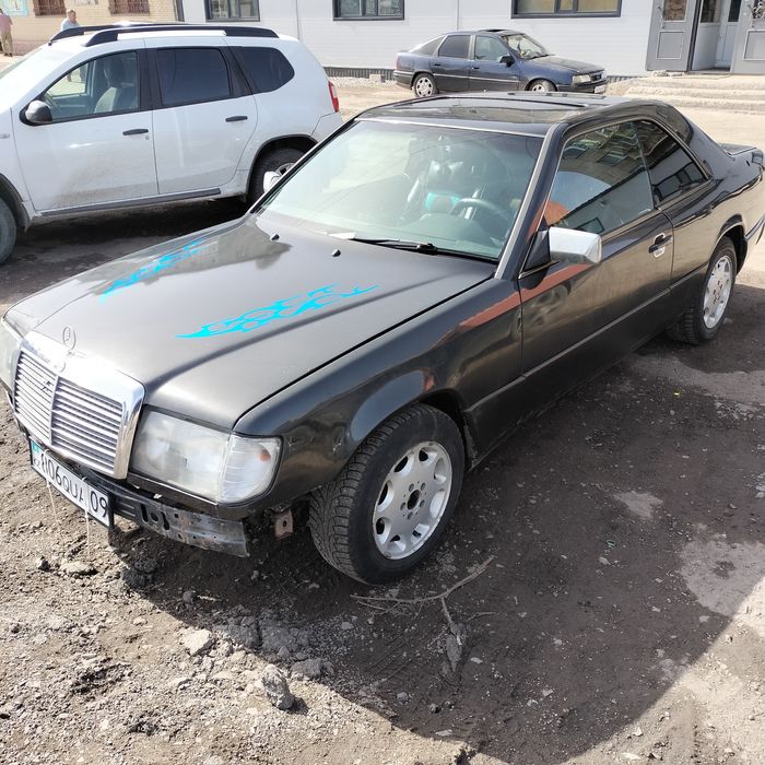 124 Мерседес, купэ 2 литра.
