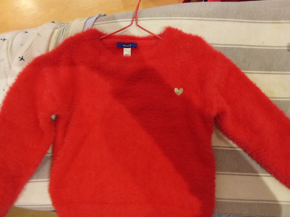 Зимни пуловери 6-8 г.-2 евро.