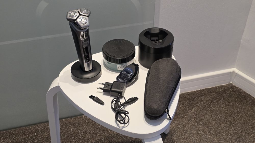 Aparat de ras barbierit electric Philips, Series 9000 SkinIQ S9987, impecabil!