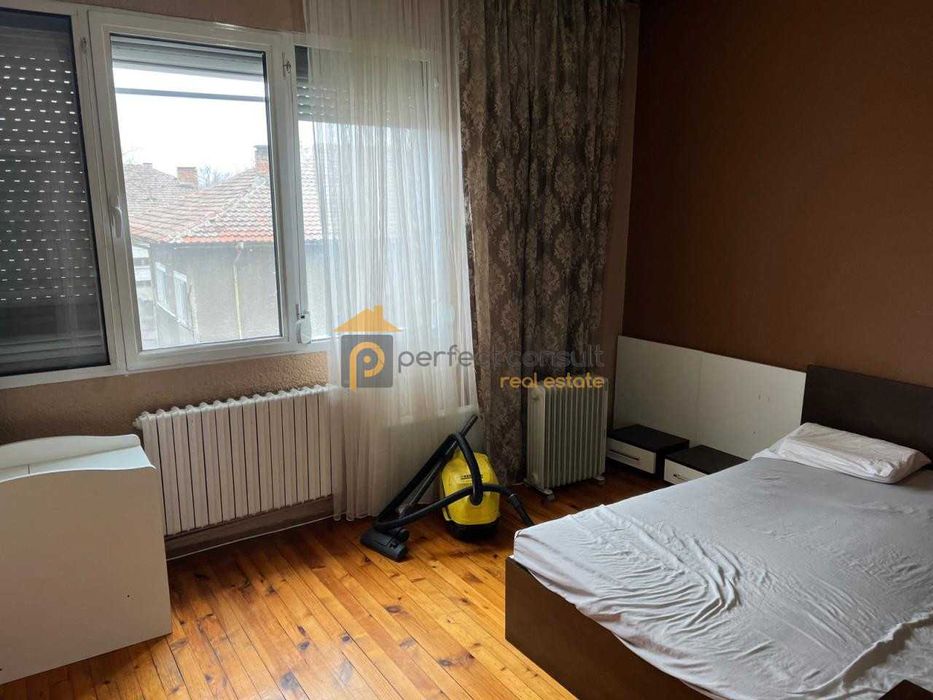 Дава се под наем Тристаен апартамент в Пловдив, Христо Смирненски - 146 кв.м за 350 € - Снимка #6