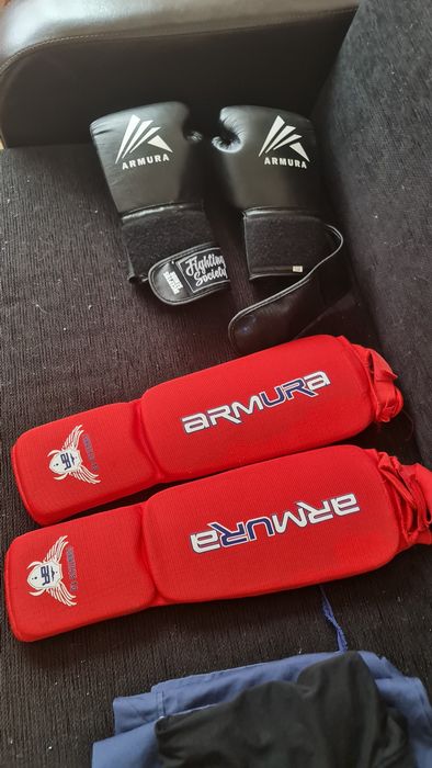 Echipament de kickboxing