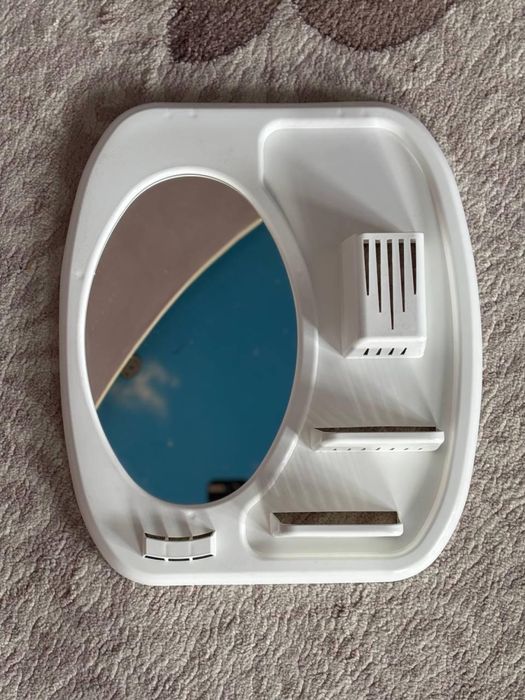 На стенная полка с зеркалом