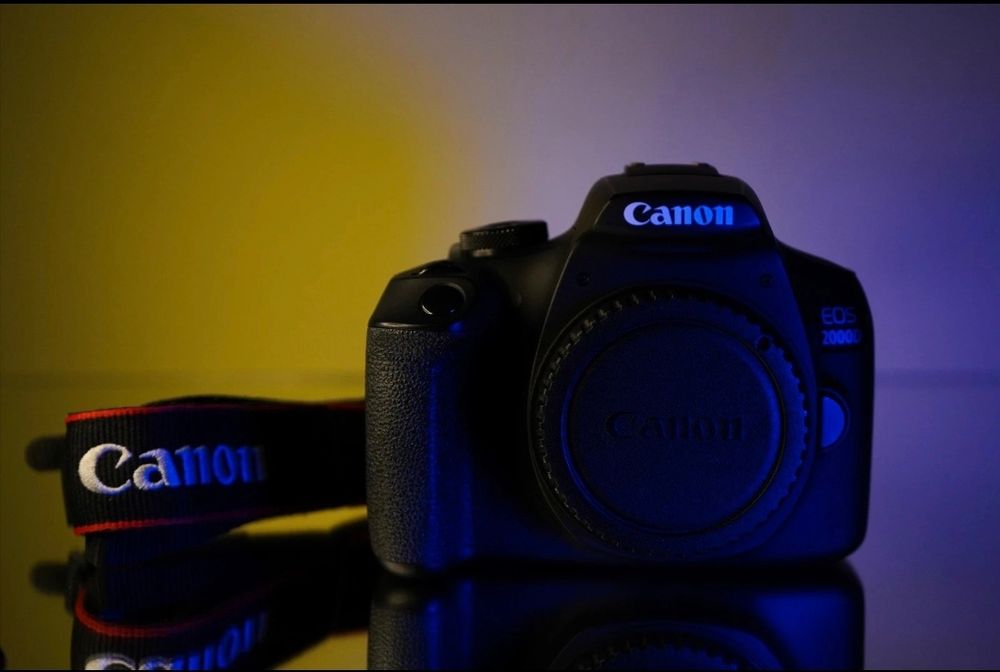 Aparat foto Canon EOS 2000D