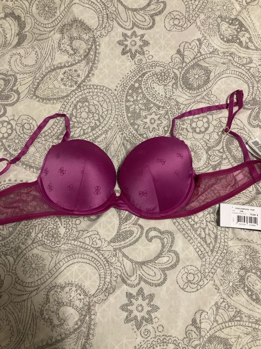 Нов сутиен Guess